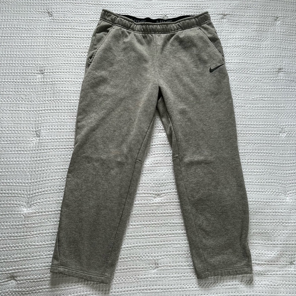 Nike Dri-Fit Men’s Sweatpants Size XXL Gray Drawstring Adjustable Waist Pockets